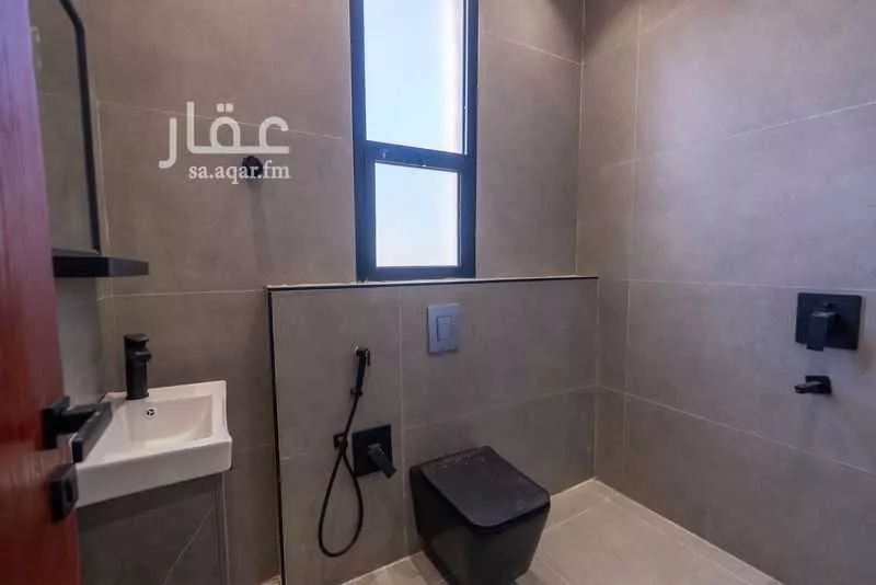 6 bedroom villa in Ash Sharq 16
