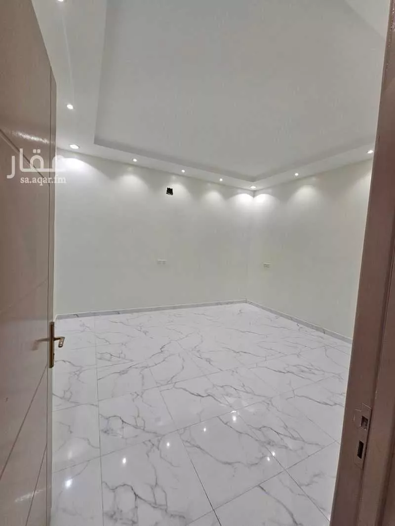 شقة 10 غرف في الشرق 22
