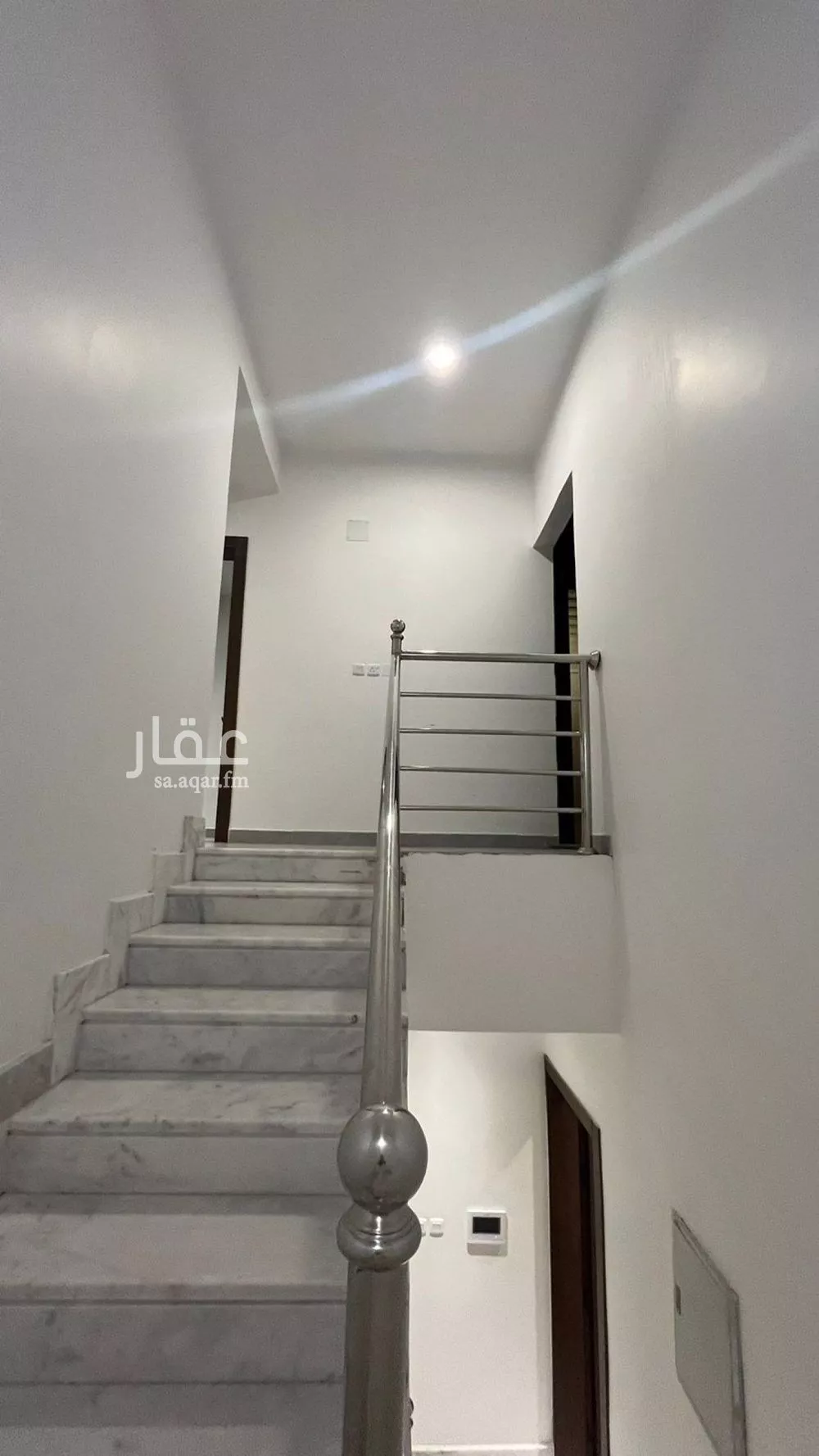 فيلا 4 غرف في العارض 20
