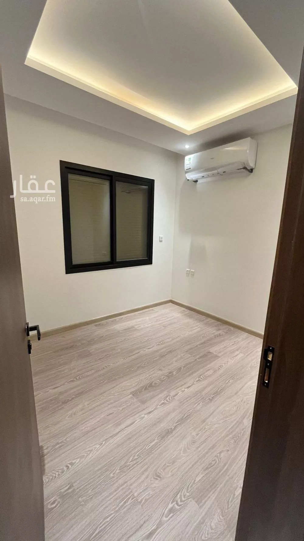 فيلا 4 غرف في العارض 8