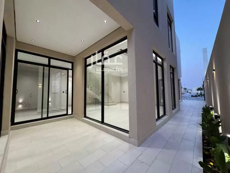 5 bedroom villa in Al Narjis 4