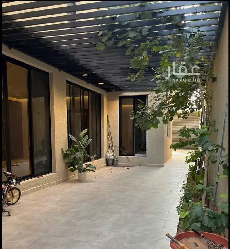 فيلا 6 غرف في النرجس 4