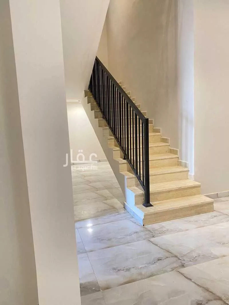 5 bedroom villa in Al Janadriyah 4
