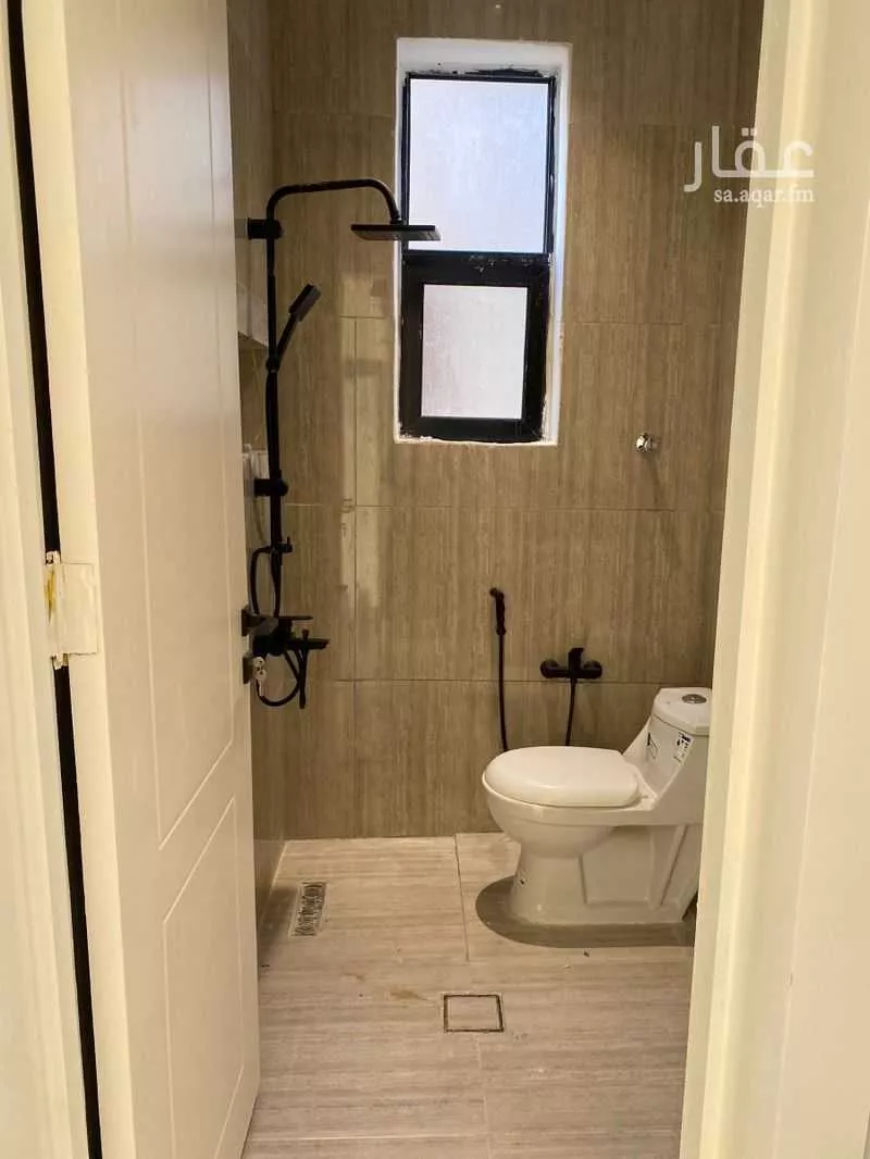 5 bedroom villa in Al Janadriyah 5