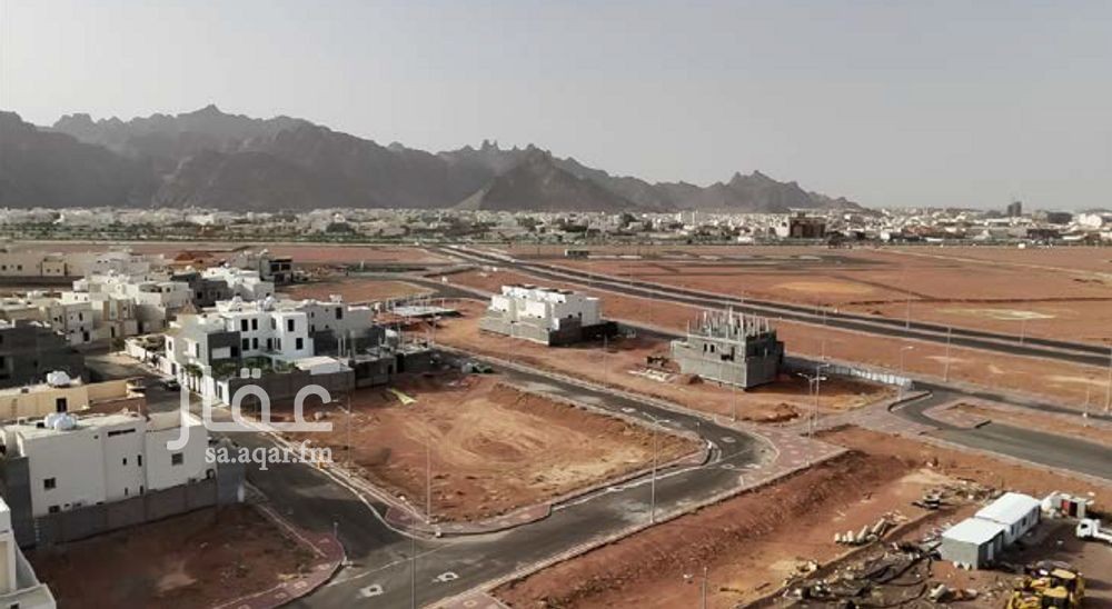 land in An Naqrah, Hail 3