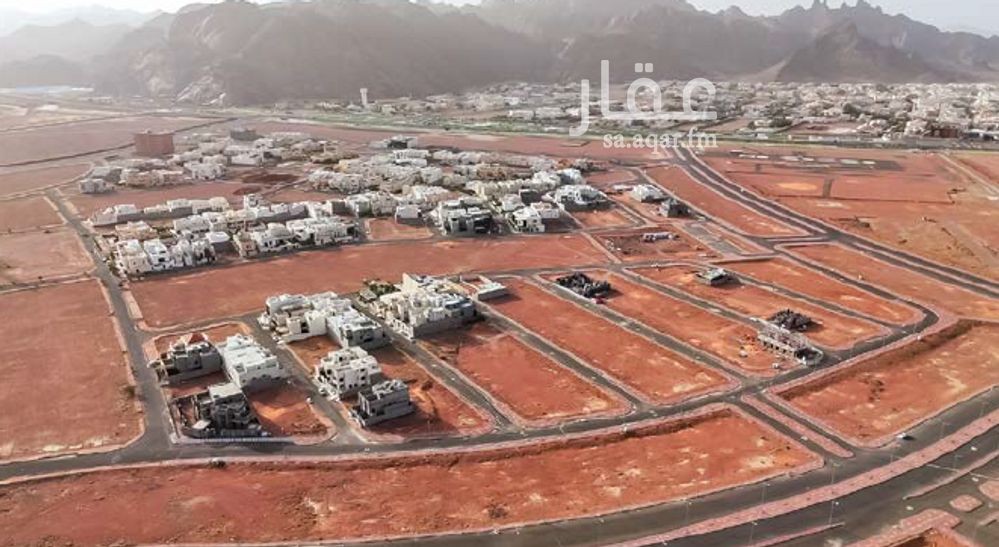 land in An Naqrah, Hail 5