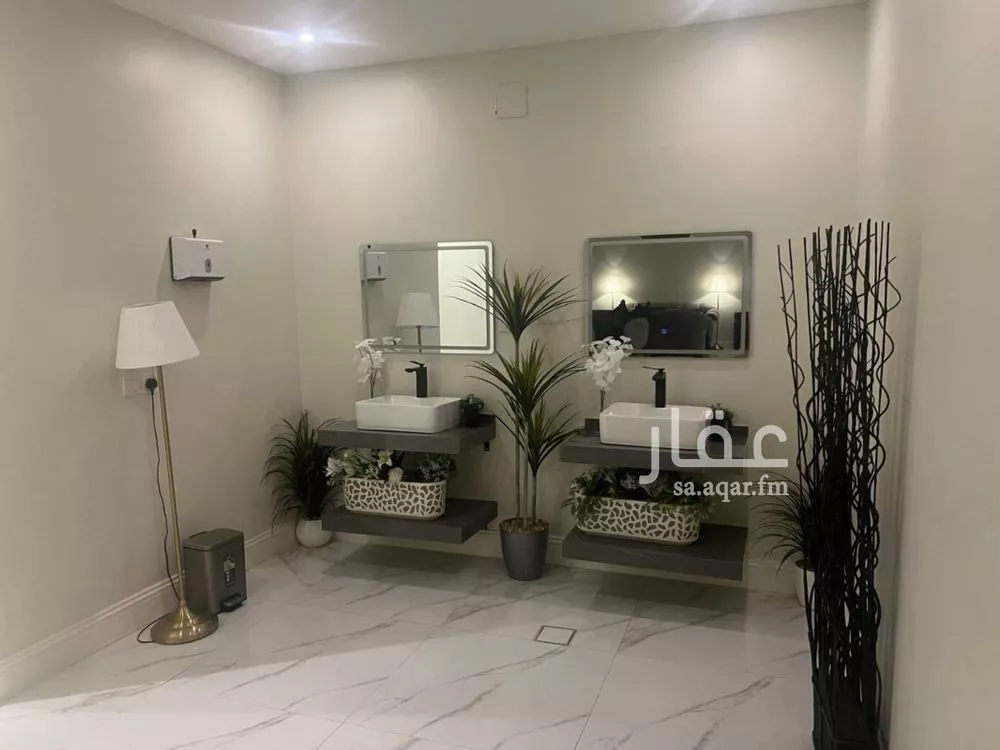 8 bedroom villa in Al Rawdah 4