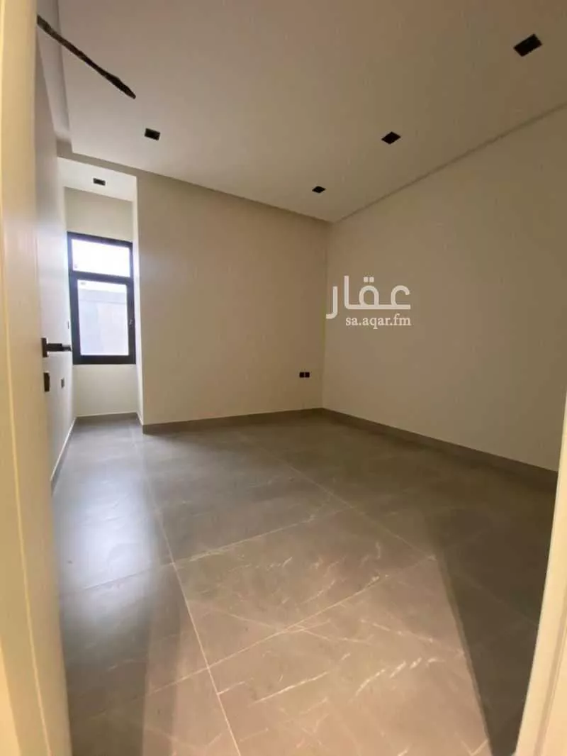 فيلا 4 غرف في العارض 11