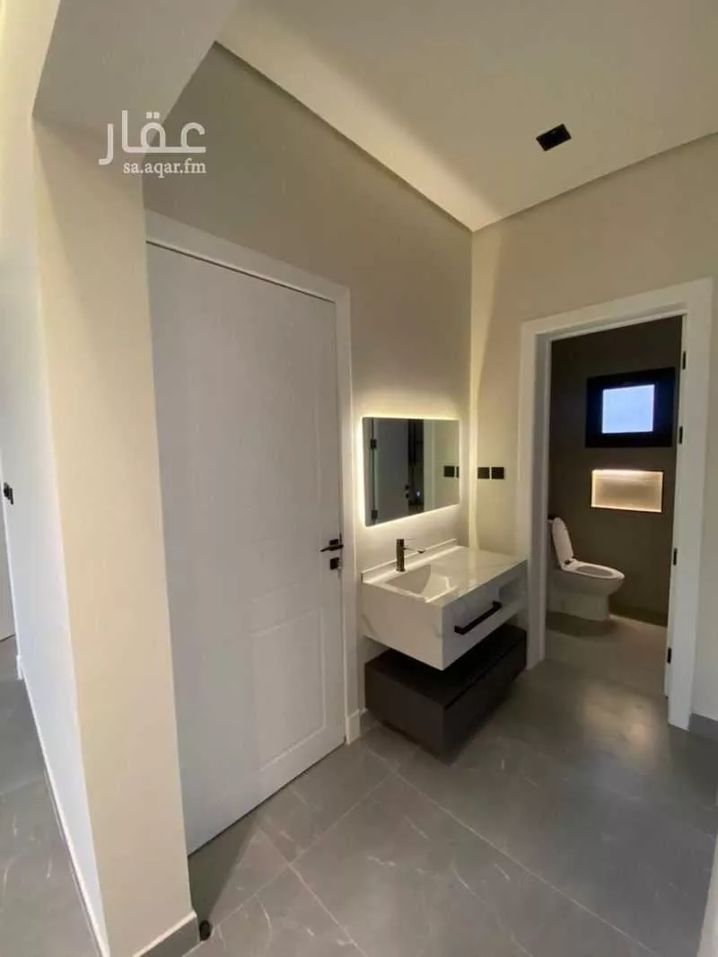 فيلا 4 غرف في العارض 8