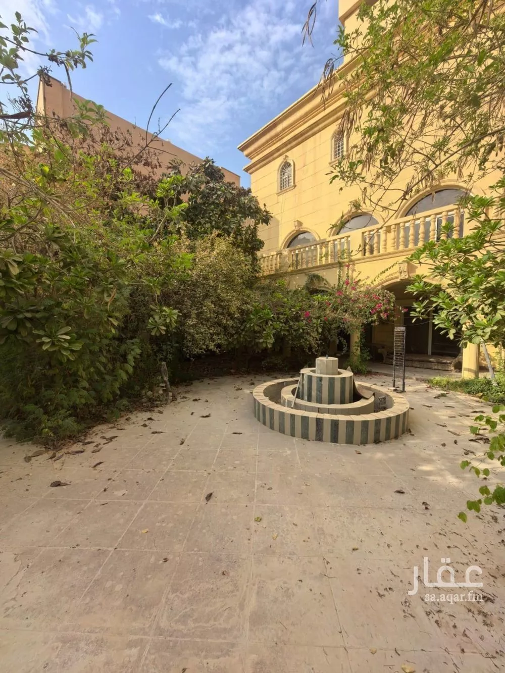 فيلا 5 غرف في النخيل 6