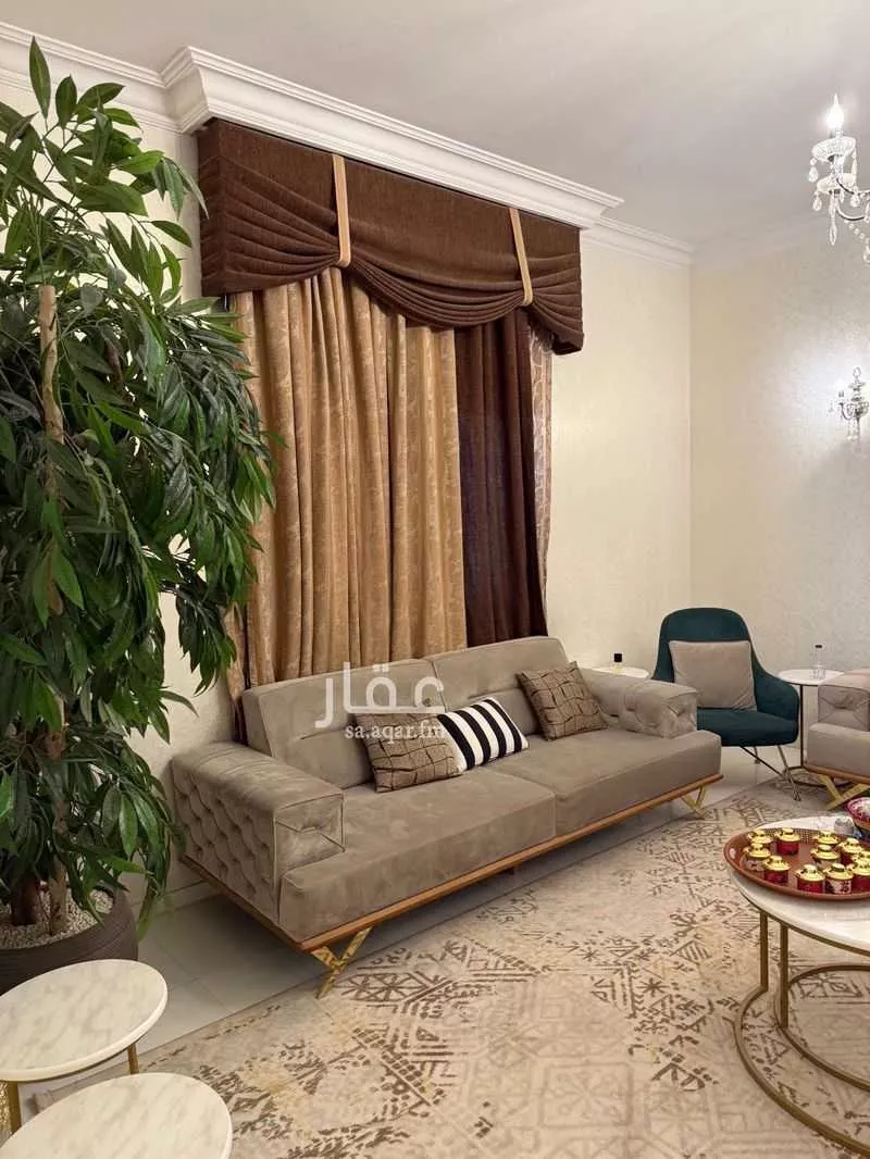6 bedroom villa in Al Nakheel 11