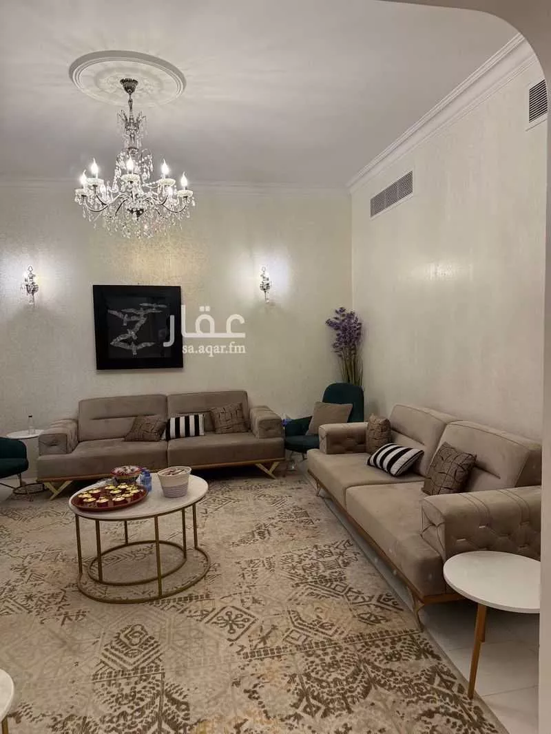 6 bedroom villa in Al Nakheel 12