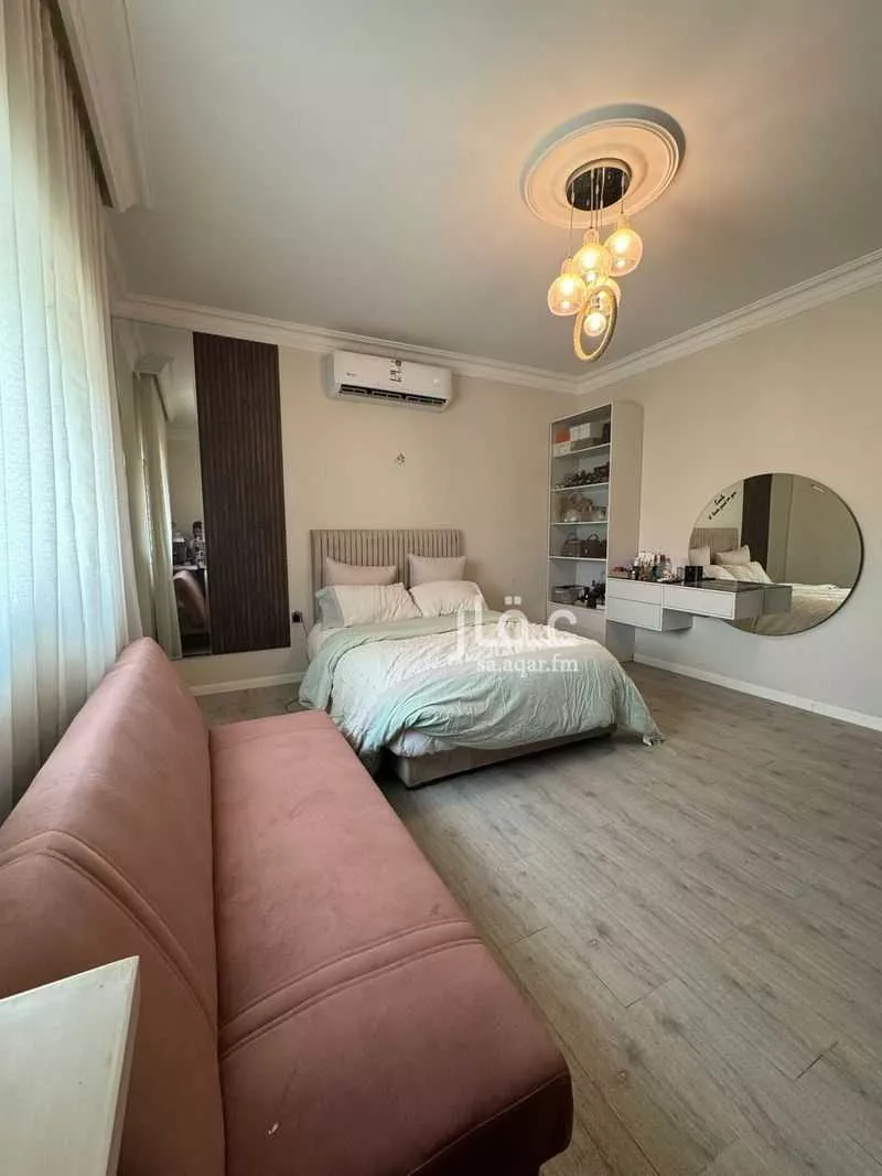 6 bedroom villa in Al Nakheel 24