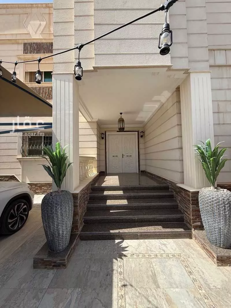 6 bedroom villa in Al Nakheel 4