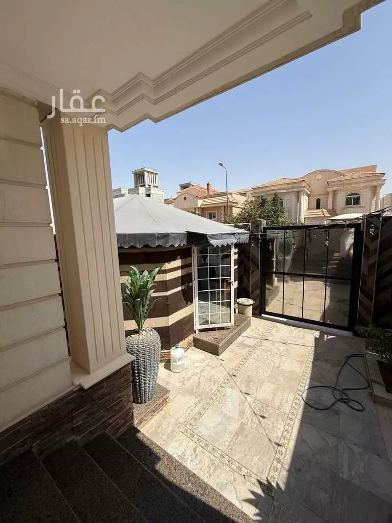 6 bedroom villa in Al Nakheel 5