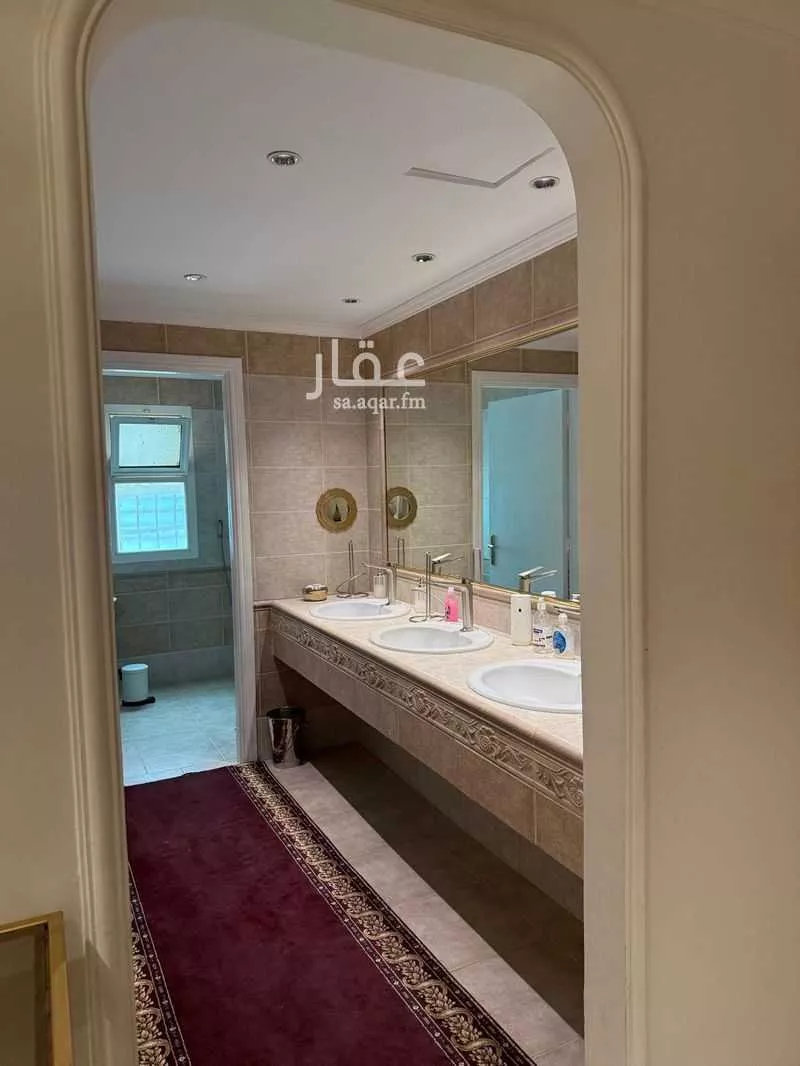 6 bedroom villa in Al Nakheel 10