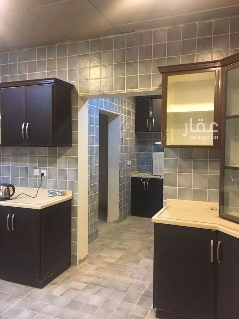 فيلا 10 غرف في العقيق 9