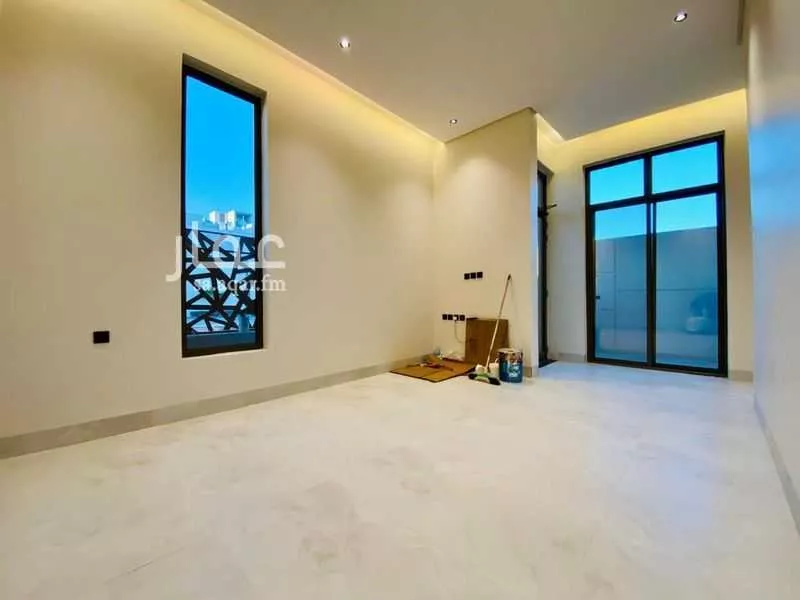 5 bedroom villa in Al Mahdiyyah 3