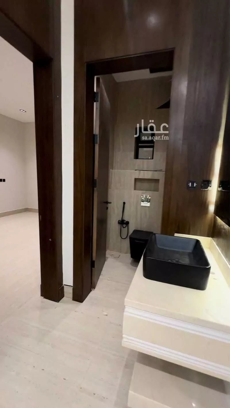 9 bedroom villa in Ash Sharq 6