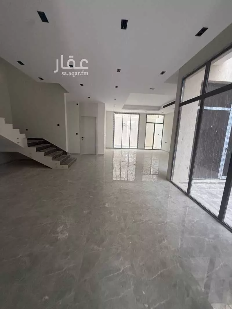 5 bedroom villa in King Faisal 2