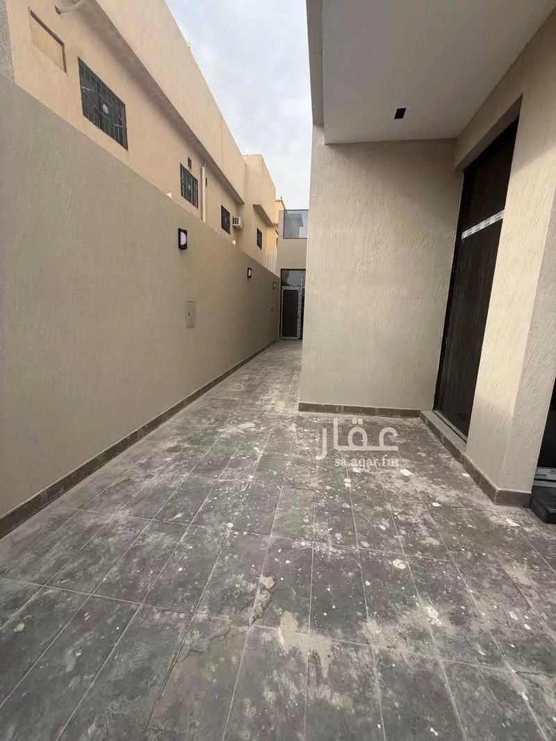 5 bedroom villa in King Faisal 3