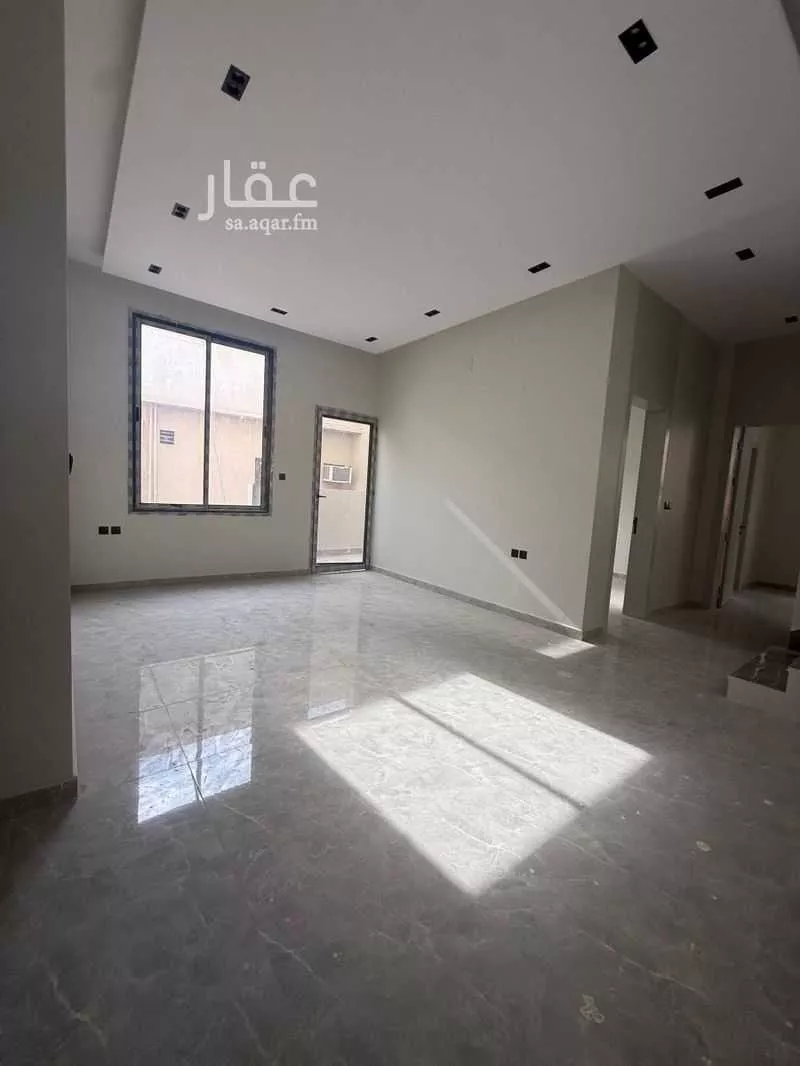 5 bedroom villa in King Faisal 8