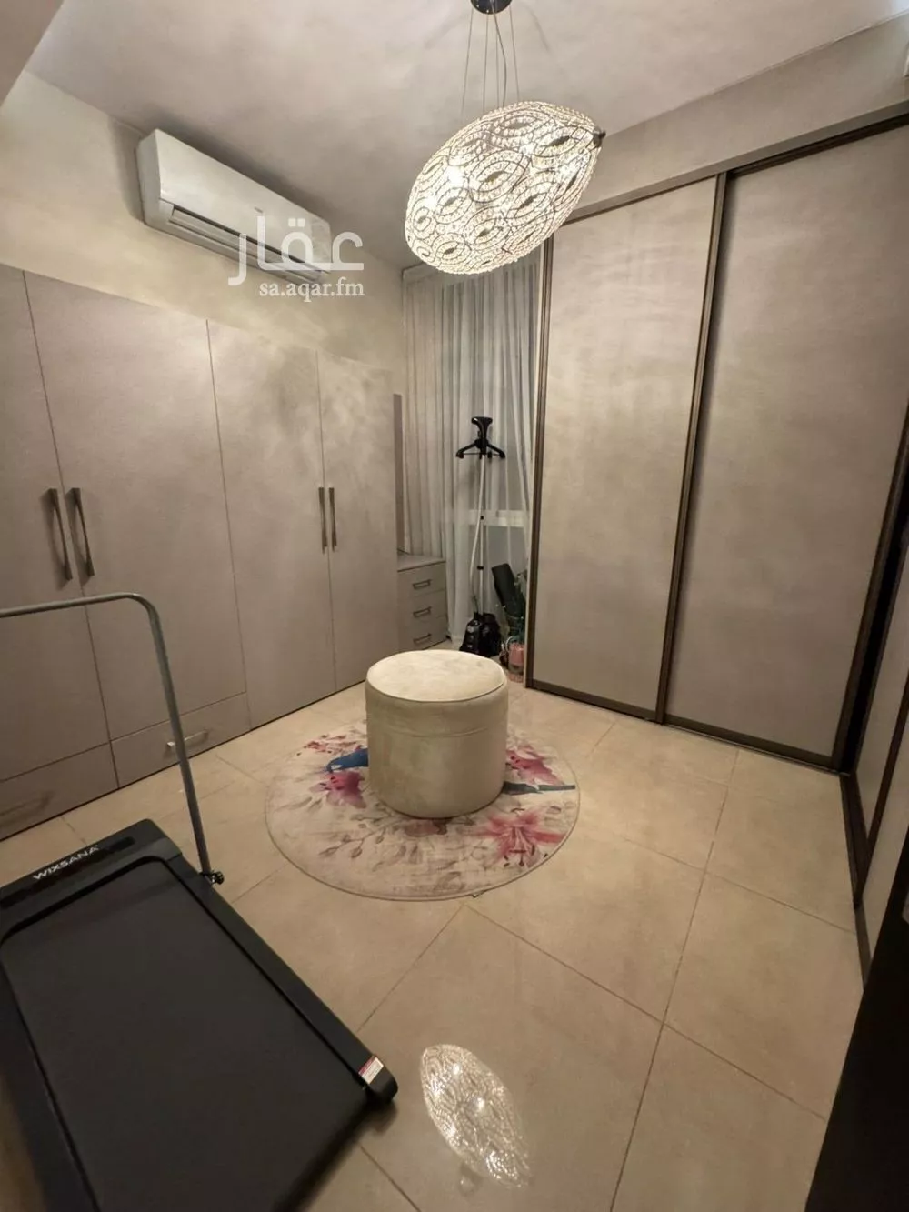 5 bedroom villa in Irqah 2