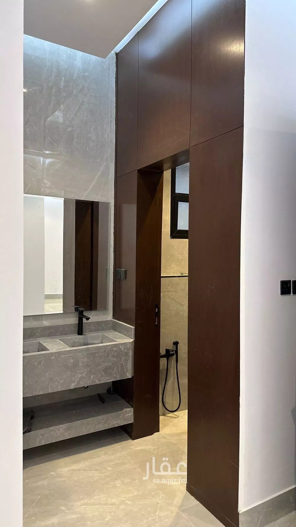 5 bedroom apartment in Al Janadriyah 9