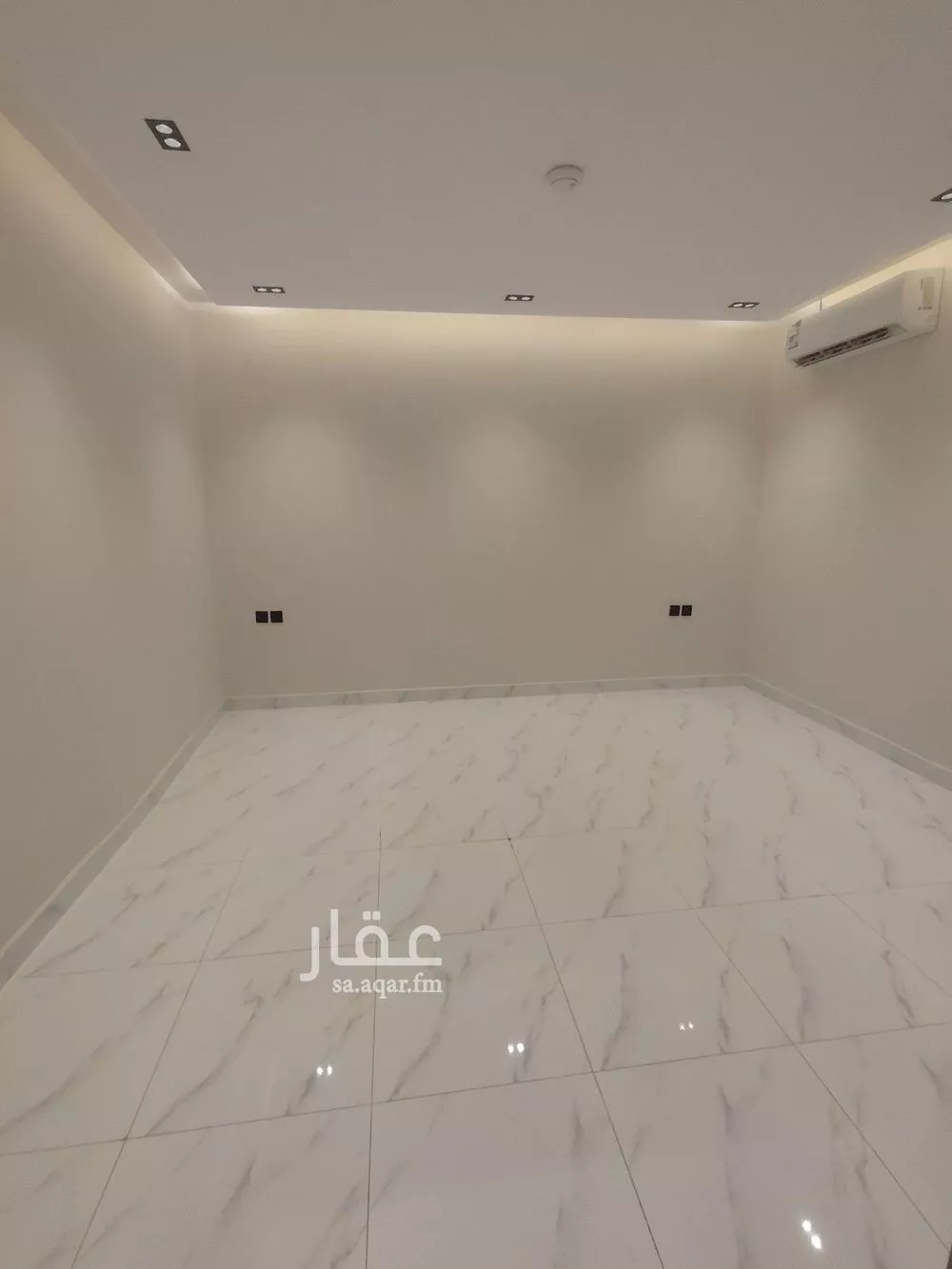 شقة 1 غرف في الملقا 4
