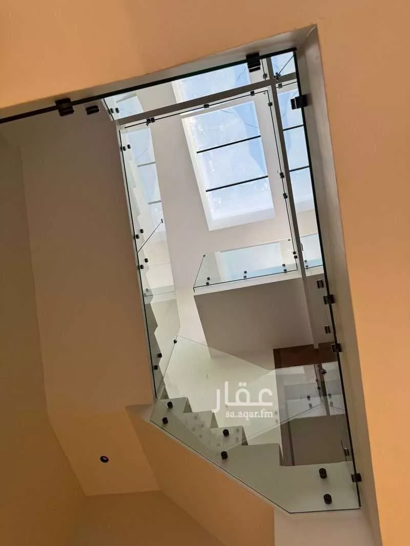 فيلا 4 غرف في العارض 6