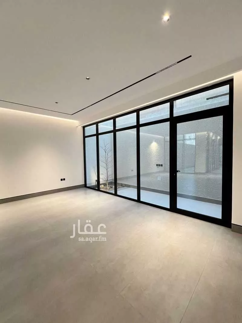 فيلا 4 غرف في العارض 7
