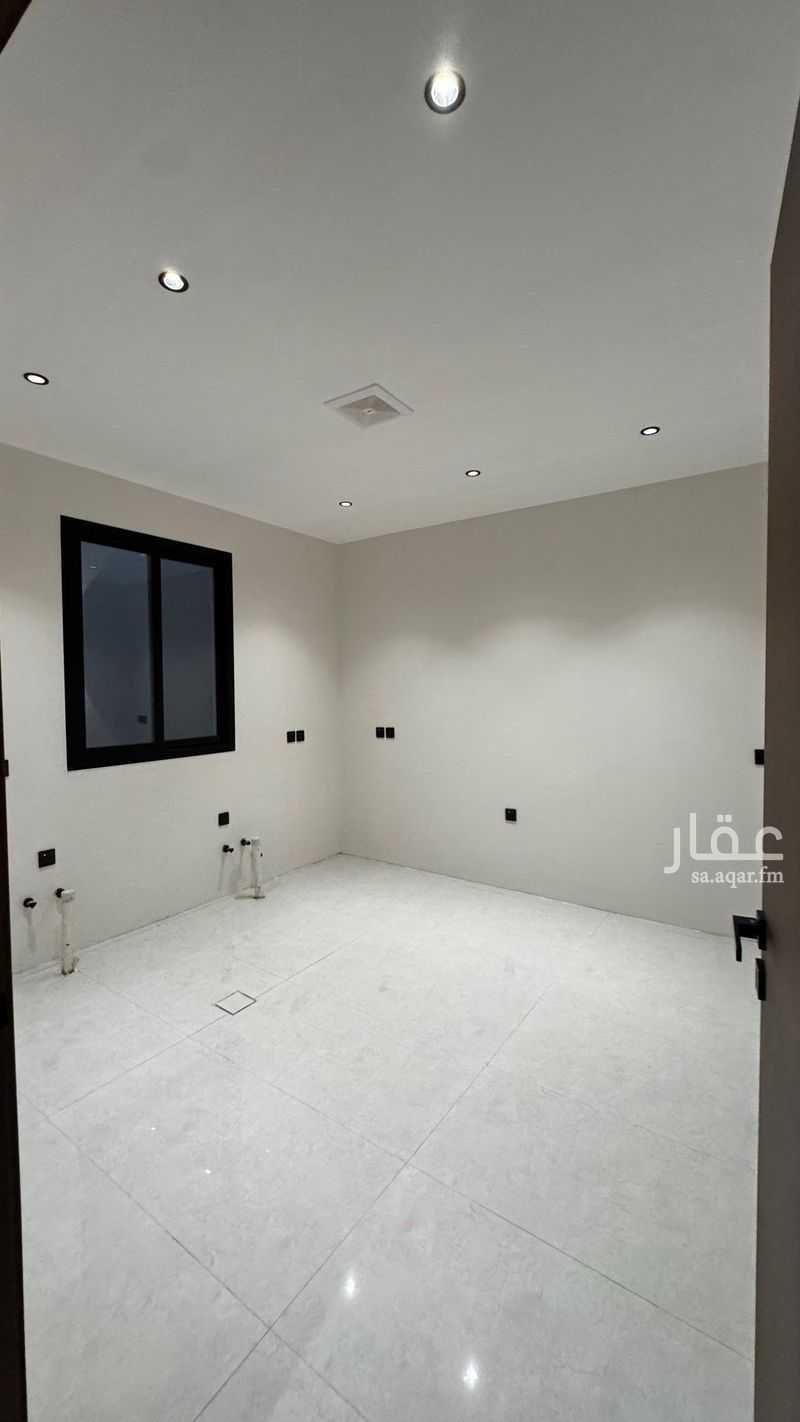 5 bedroom villa in Al Uraija Al Gharbiyah 12