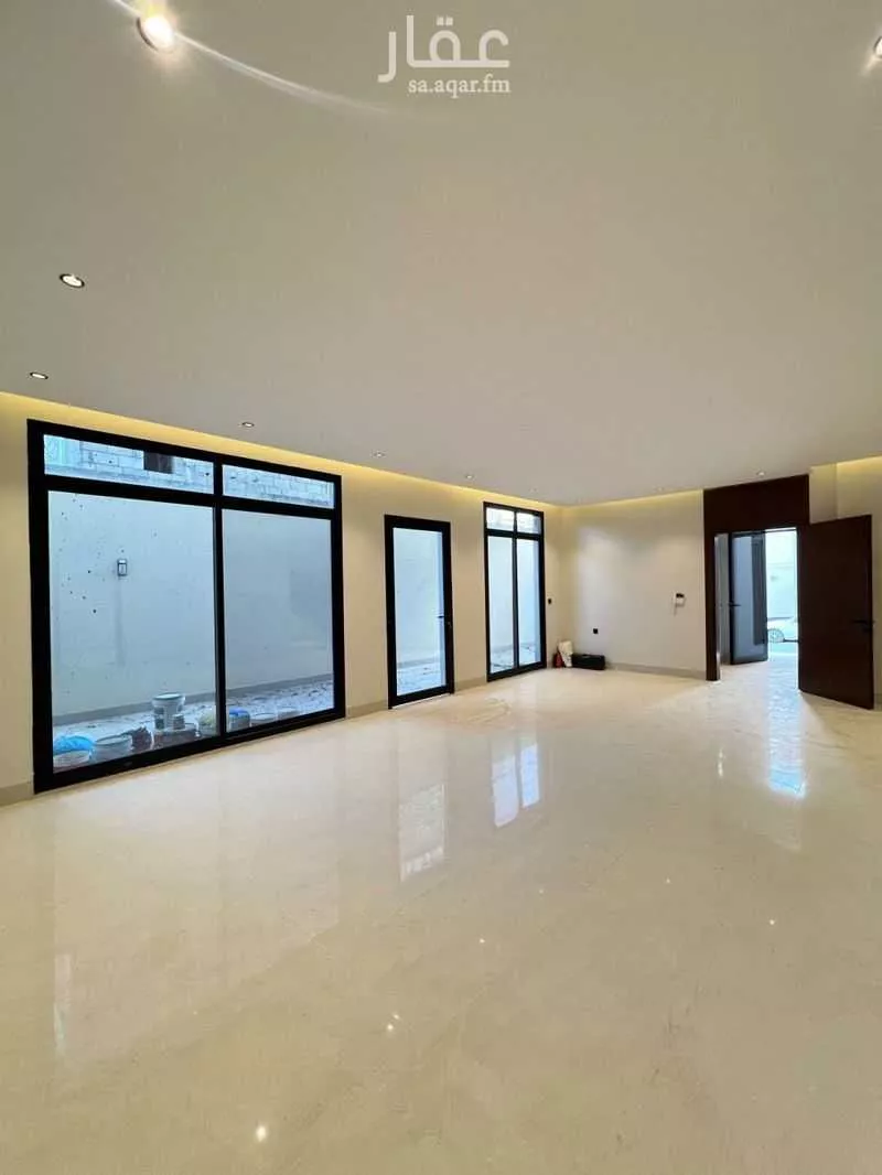 5 bedroom villa in Al Narjis 6