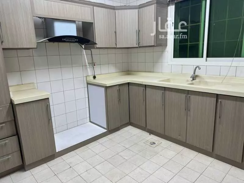 فيلا 5 غرف في النفل 6