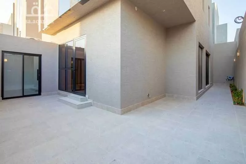 5 bedroom villa in Al Aridh 7