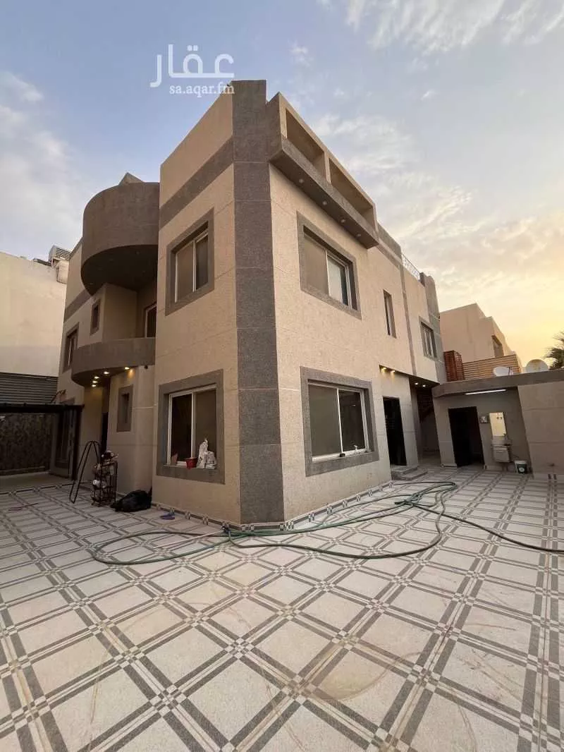 فيلا 5 غرف في العارض 3