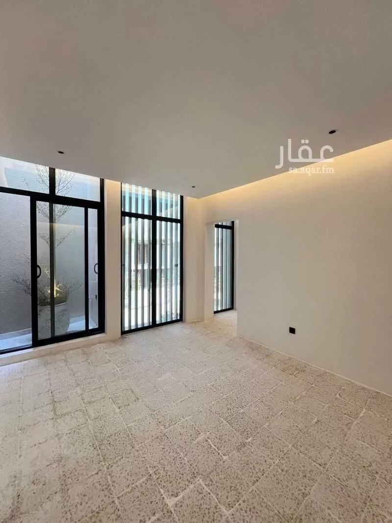 فيلا 5 غرف في العارض 10
