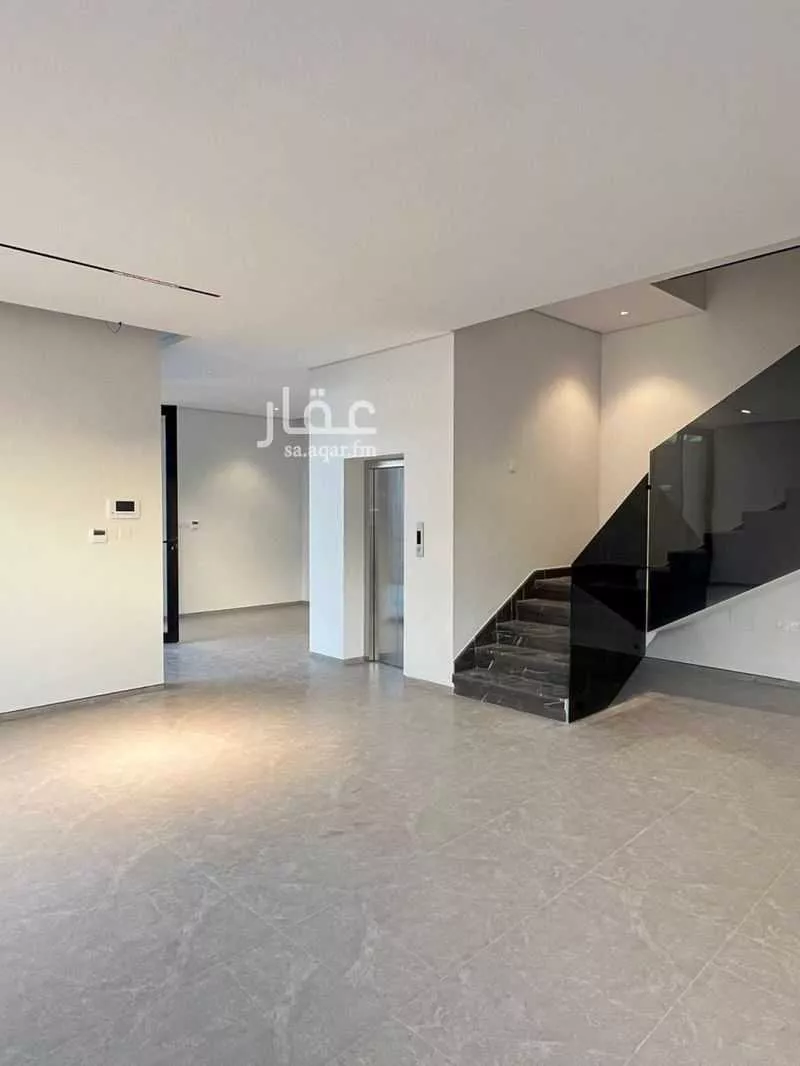 4 bedroom villa in Al Aridh 6