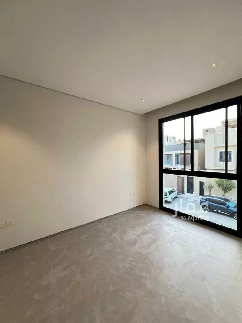 4 bedroom villa in Al Aridh 9