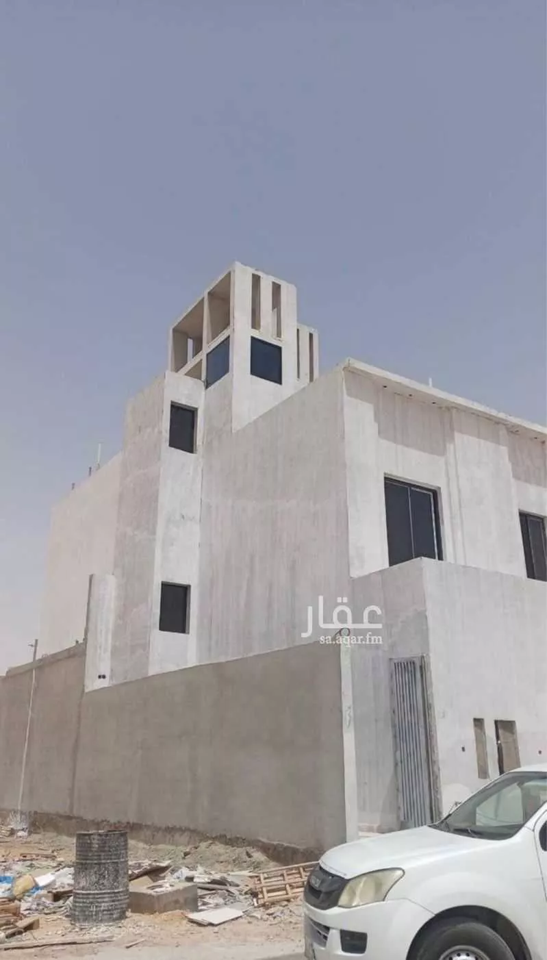 فيلا 7 غرف في الشرق 2