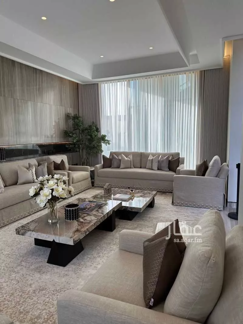 5 bedroom villa in Al Malqa 4