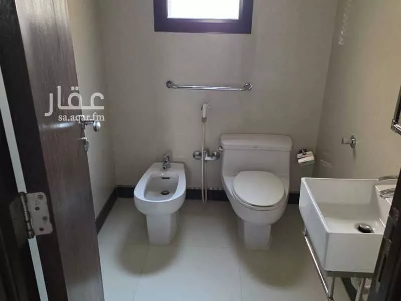 فيلا 5 غرف في الوادي 21