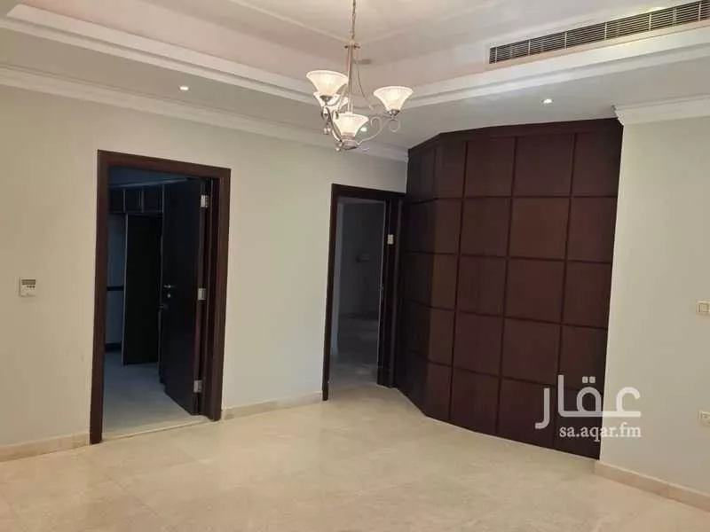 فيلا 5 غرف في الوادي 24