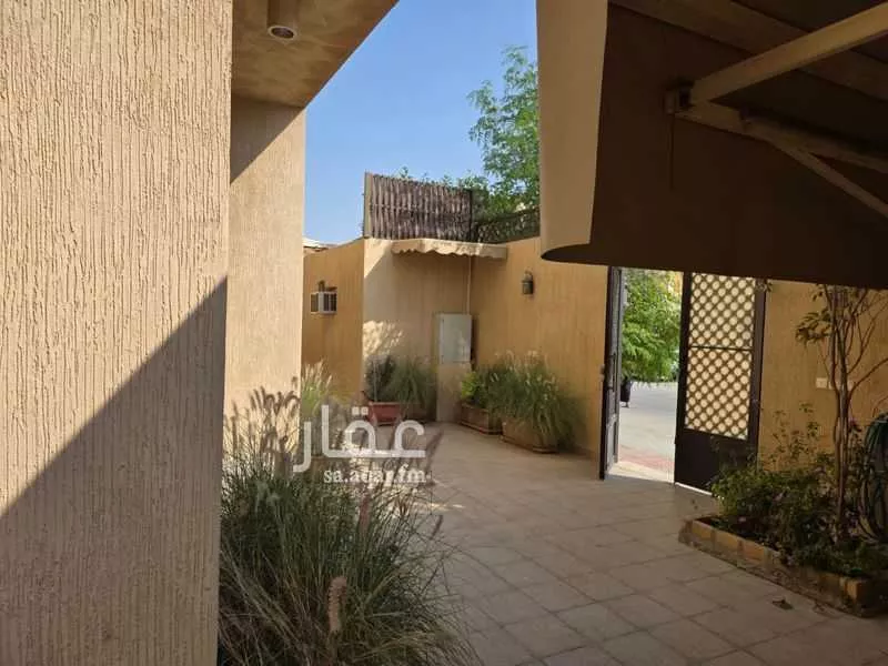 فيلا 5 غرف في الوادي 6