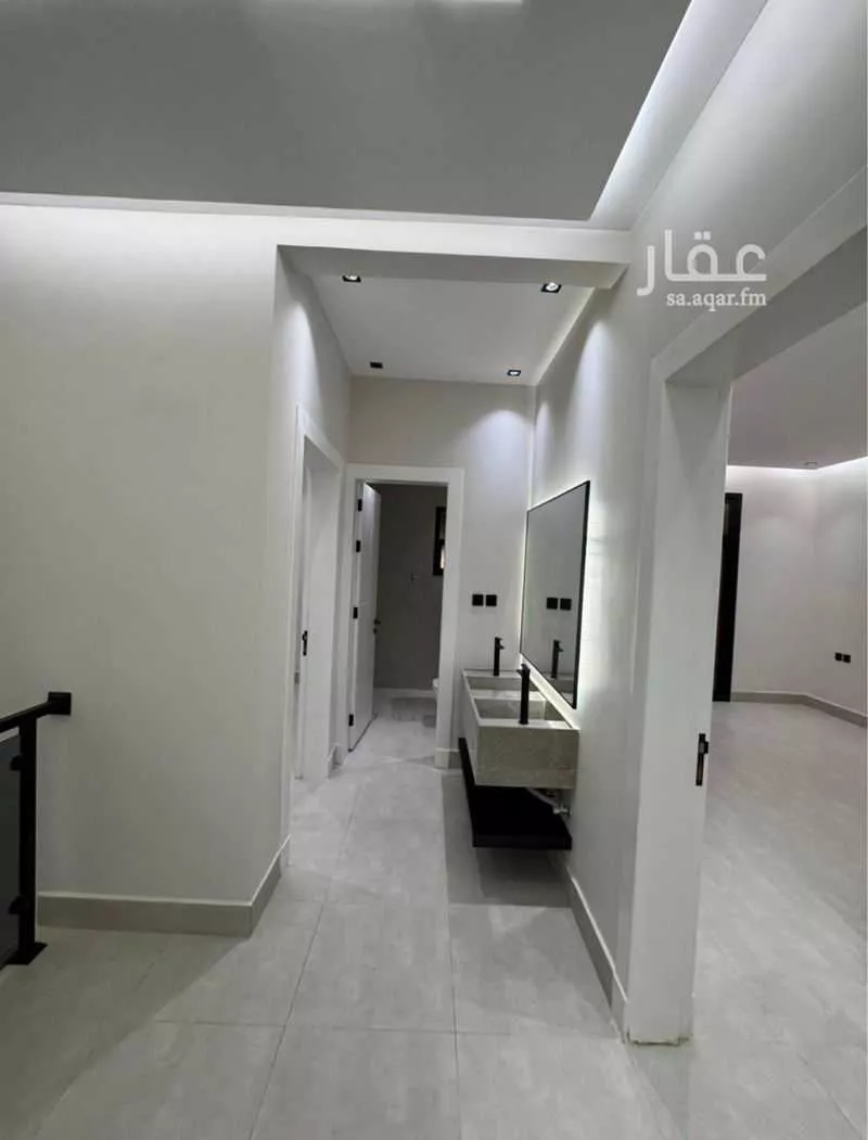 5 bedroom villa in Al Yarmouk 4