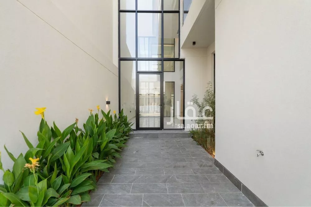 5 bedroom villa in Al Narjis 2
