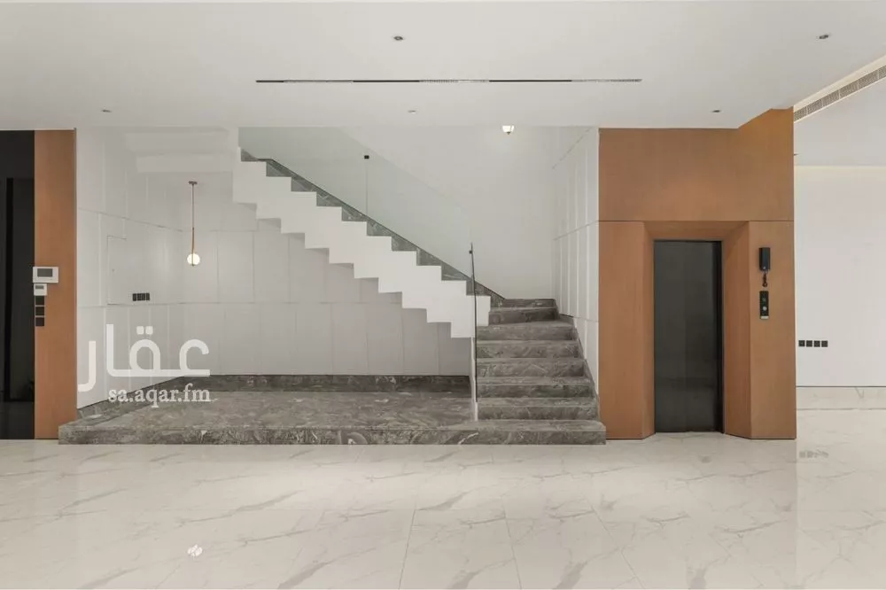 5 bedroom villa in Al Narjis 5