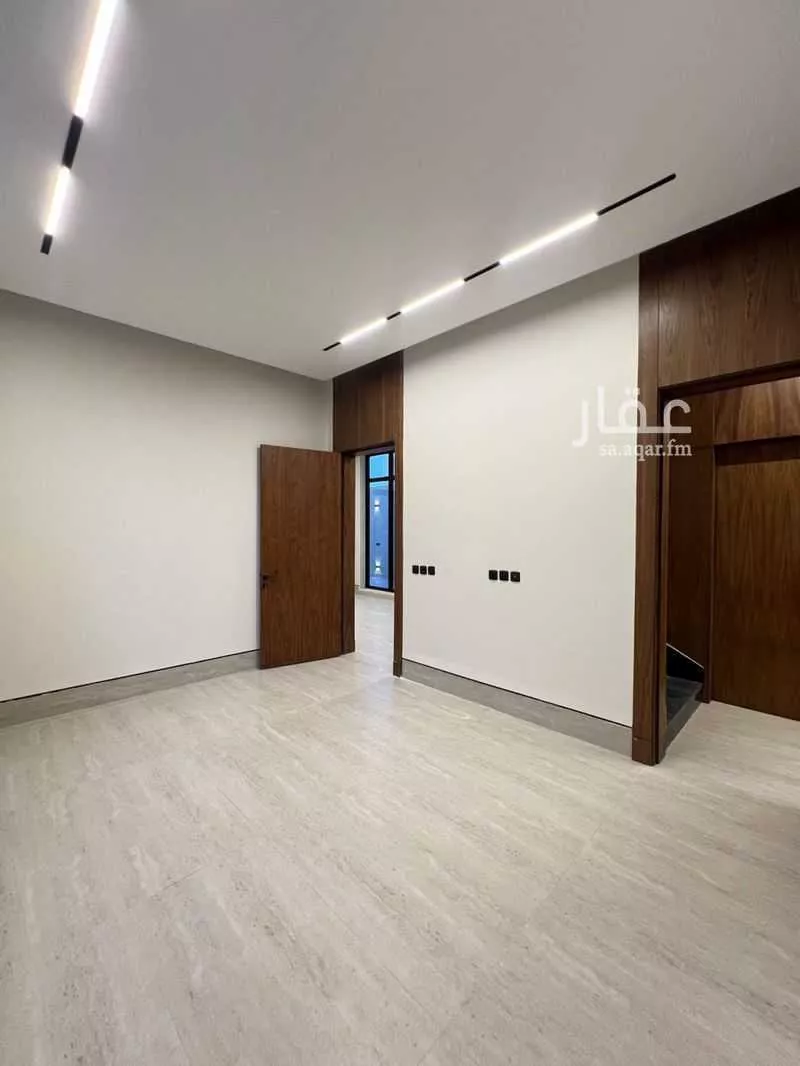 5 bedroom villa in Al Aridh 5