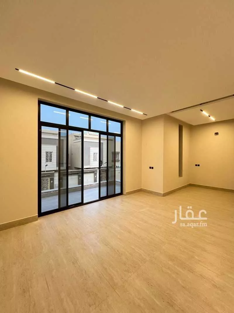 5 bedroom villa in Al Aridh 9