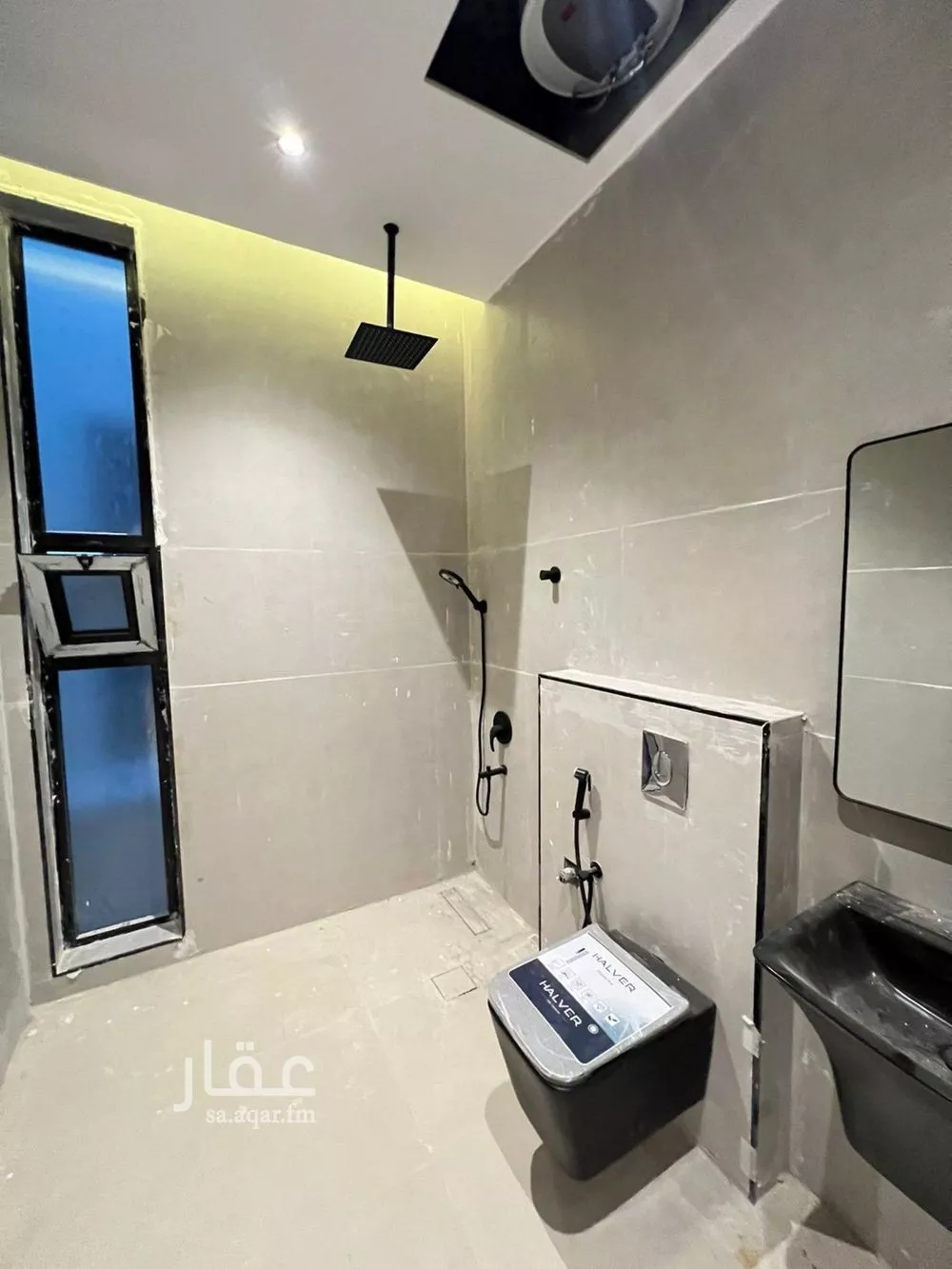 فيلا 5 غرف في العارض 8